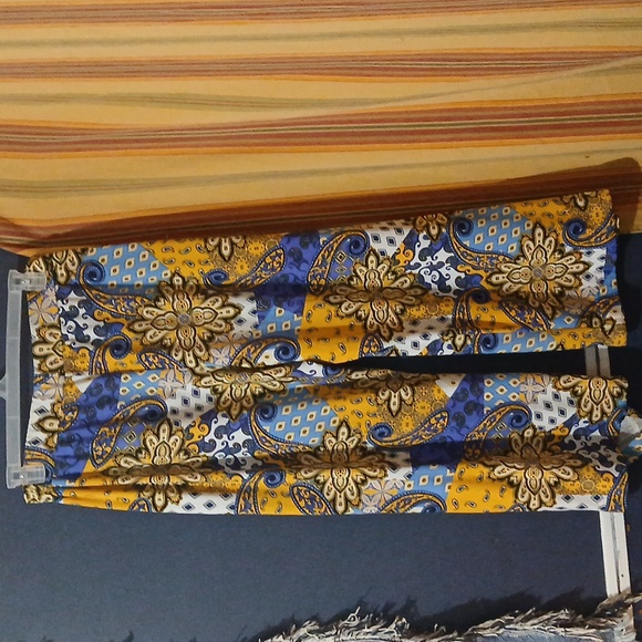 Sunny Leigh Floral Patterned Blue and Yellow Skirt size XL - Picture 5 of 5